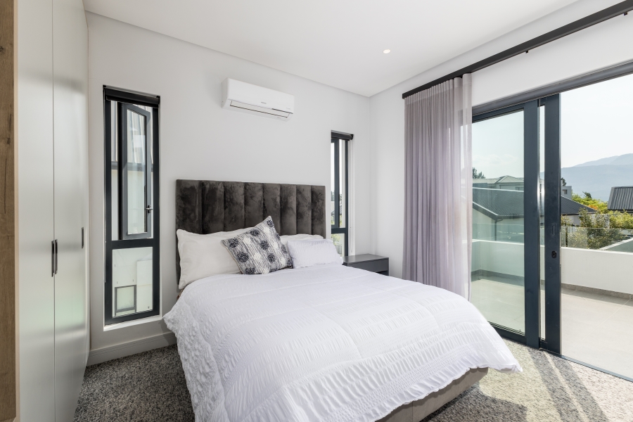 5 Bedroom Property for Sale in Val De Vie Estate Western Cape